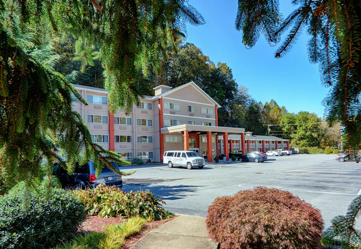 Cherokee Grand Hotel hotel hero