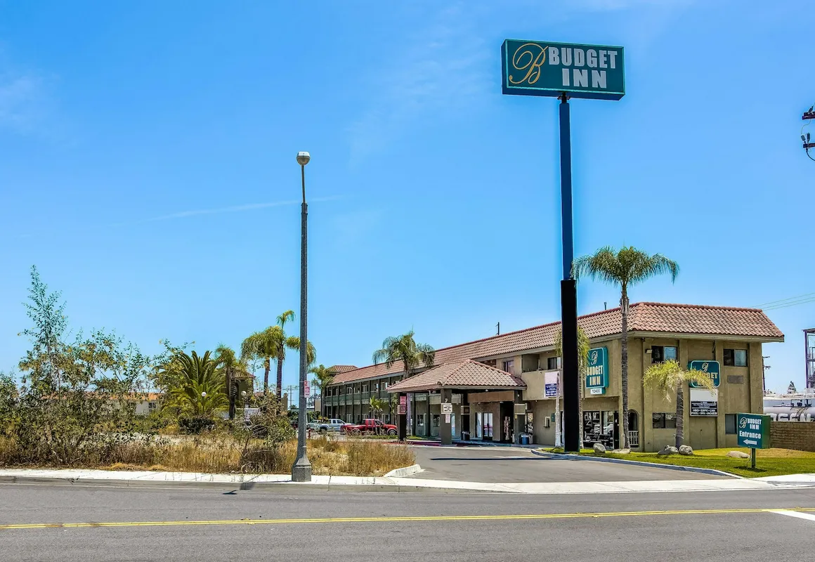 Budget Inn hotel hero