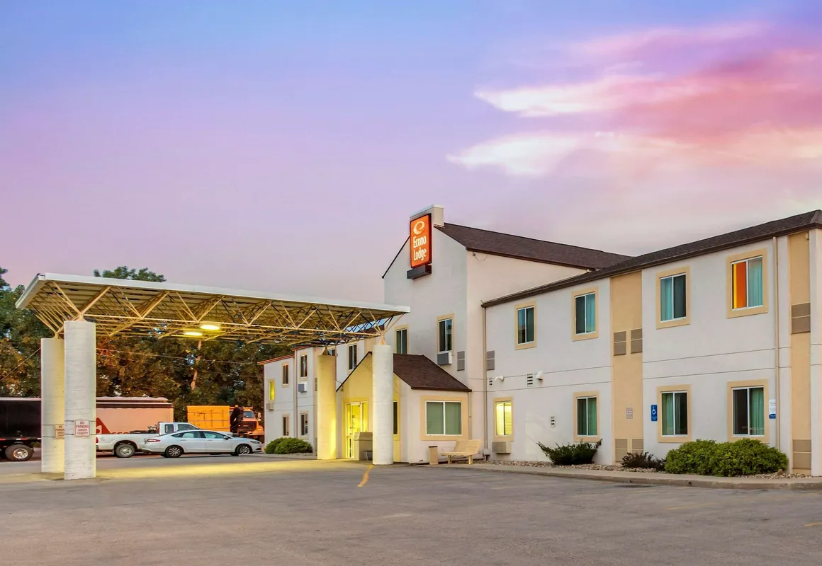 Econo Lodge hotel hero