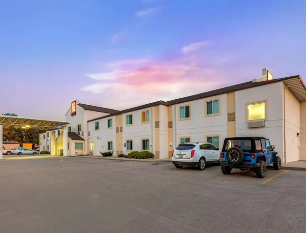 Econo Lodge hotel detail image 4