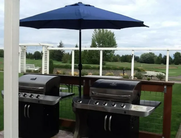 VI at Homestead hotel detail image 1