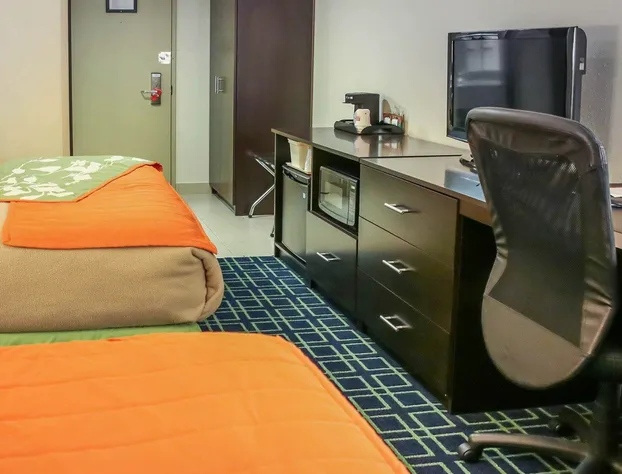 Clarion Pointe hotel detail image 2