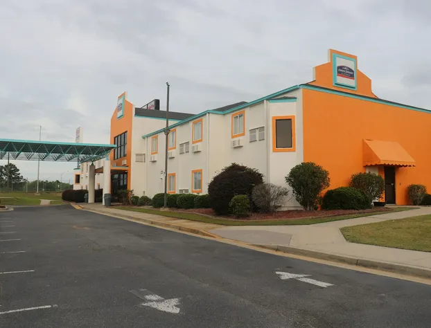 Howard Johnson by Wyndham Tifton GA I-75 hotel detail image 1