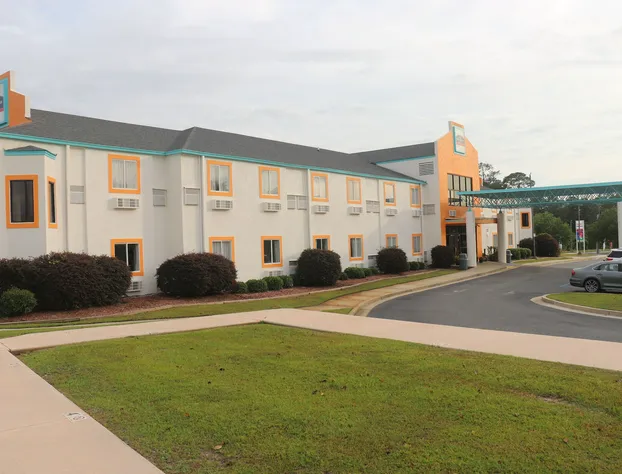 Howard Johnson by Wyndham Tifton GA I-75 hotel detail image 3