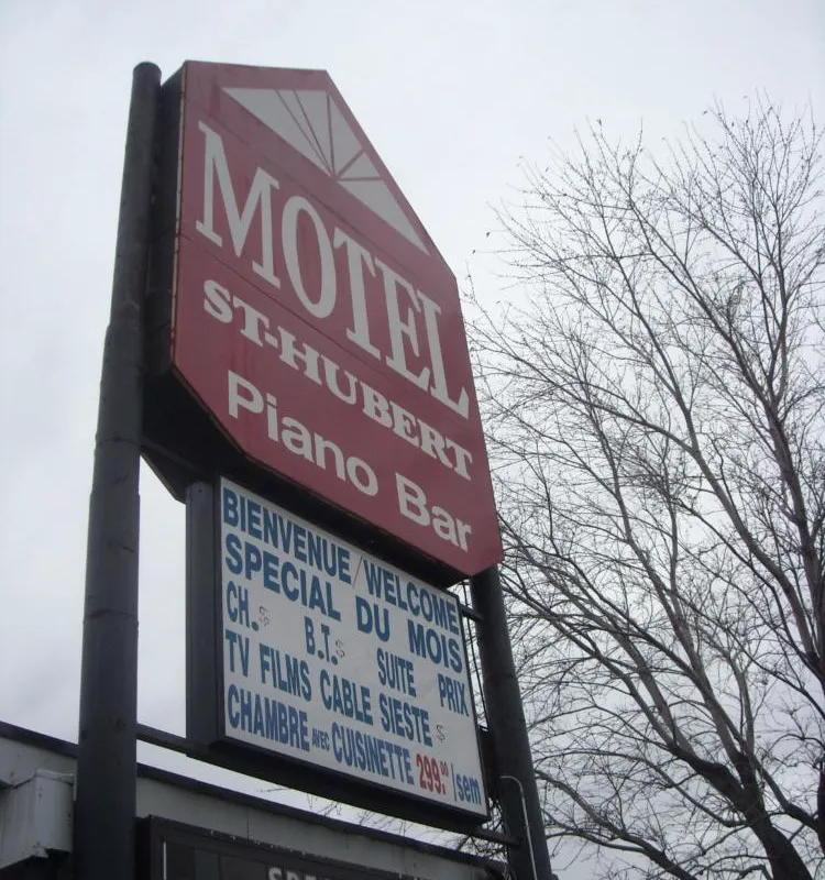 Grand Motel Saint-Hubert hotel hero