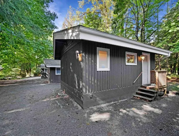 Sunwolf hotel detail image 2