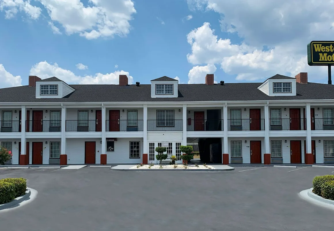 Western Motel hotel hero