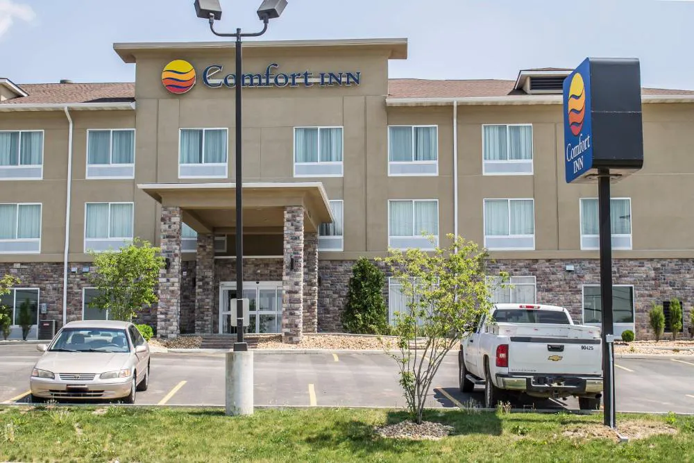 Comfort Inn St. Clairsville hotel hero
