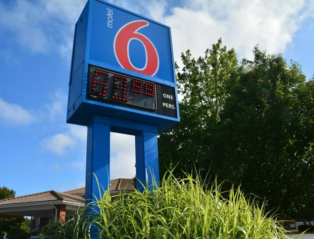 Motel 6 Newport, RI hotel detail image 3
