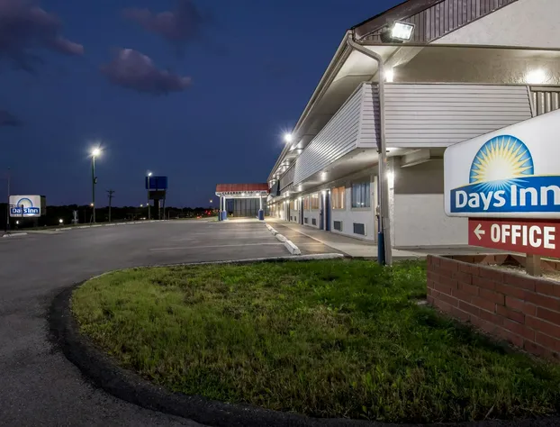 Days Inn by Wyndham Independence hotel detail image 1