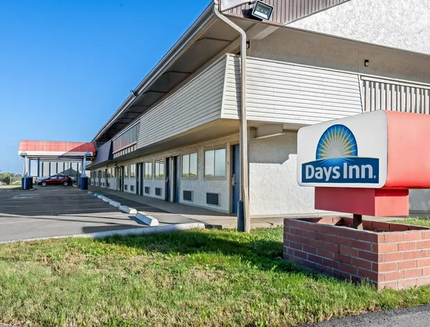 Days Inn by Wyndham Independence hotel detail image 3