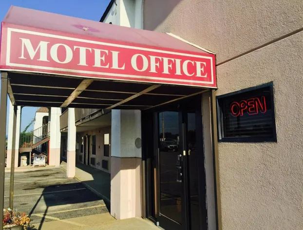 Deluxe Inn hotel detail image 1