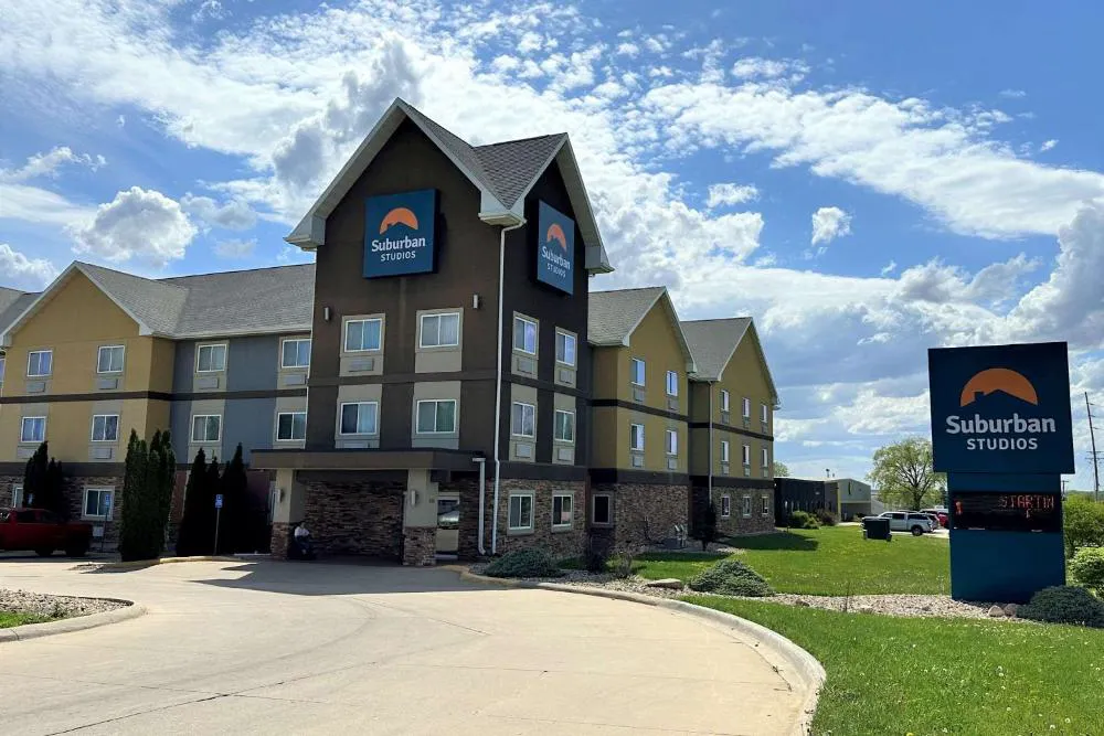 Suburban Studios Cedar Falls hotel hero