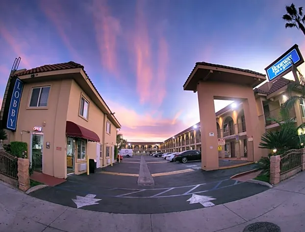 Rodeway Inn & Suites hotel detail image 1