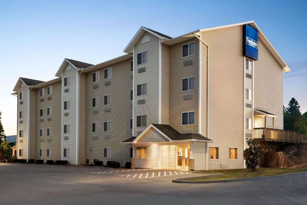 Travelodge by Wyndham McAlester hotel hero