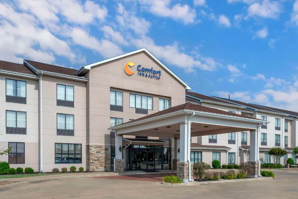 Comfort Inn & Suites Blytheville hotel hero