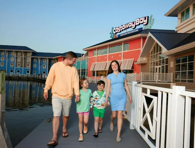 Cedar Point's Castaway Bay hotel detail image 1