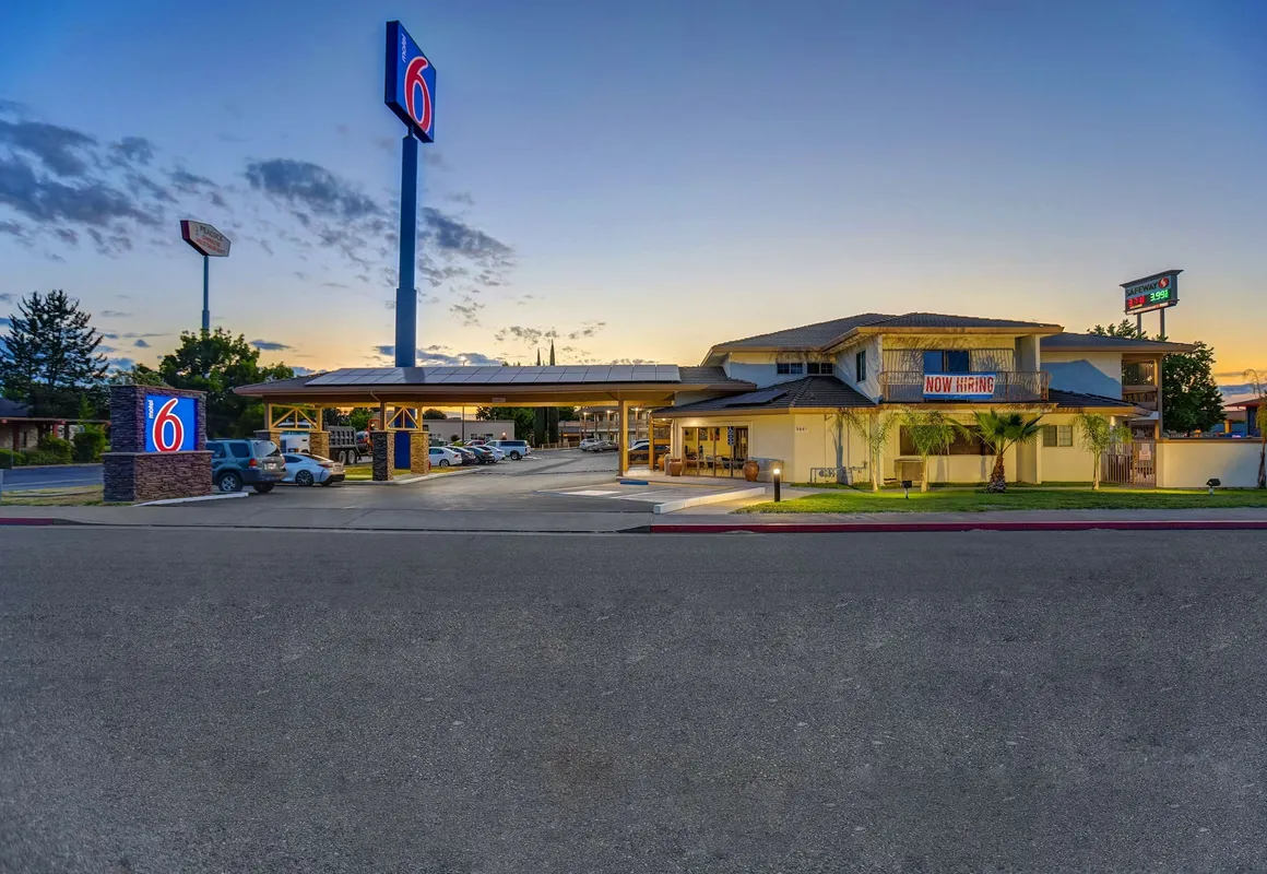 Motel 6 Anderson, CA - Redding Airport hotel hero