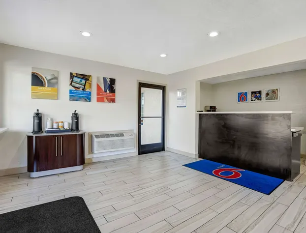 Motel 6 Anderson, CA - Redding Airport hotel detail image 4