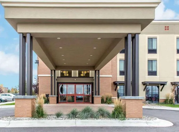 Comfort Suites Airport - University hotel detail image 1