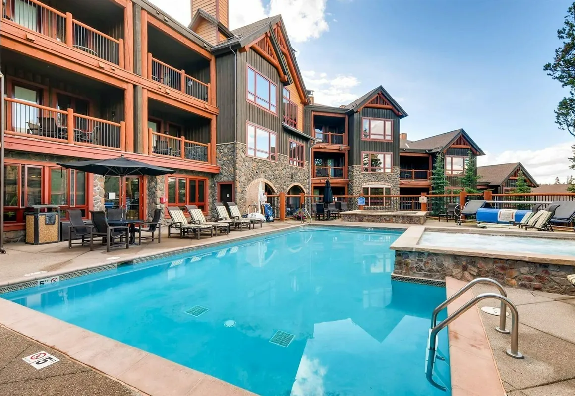 Luxury 3 Bedroom Ski in, Ski Out Mountain Vacation Rental Just Steps from the Snowflake Ski Lift hotel hero