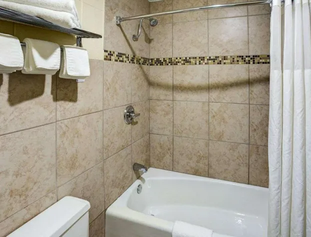 Econo Lodge Phillipsburg hotel detail image 4
