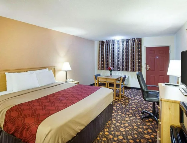 Econo Lodge Phillipsburg hotel detail image 3