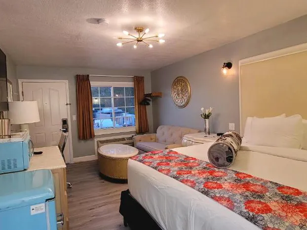 Dragonfly Inn and Suites hotel detail image 4