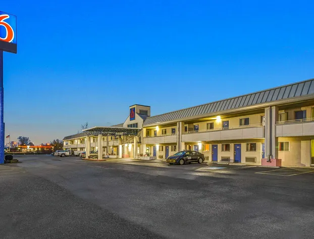 Motel 6 North Ridgeville, OH - Cleveland Intl Airport - N Ridgeville hotel detail image 1