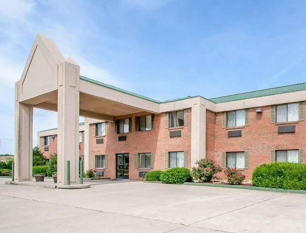 Econo Lodge Dexter hotel detail image 1