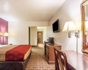 Econo Lodge Dexter hotel detail image 3