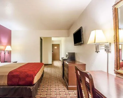 Econo Lodge Dexter hotel detail image 4