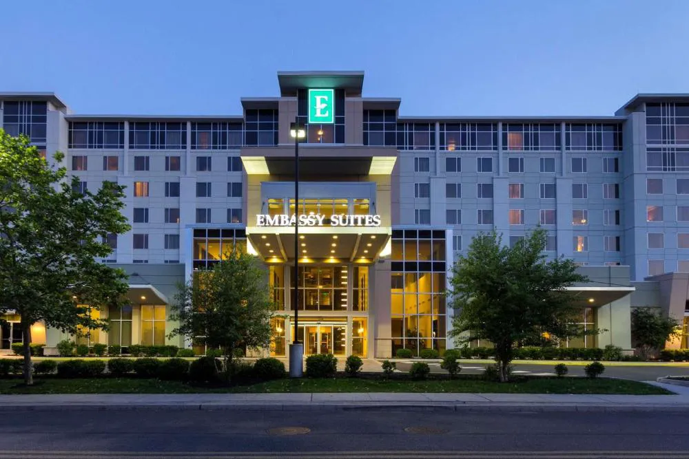 Embassy Suites Newark Airport hotel hero