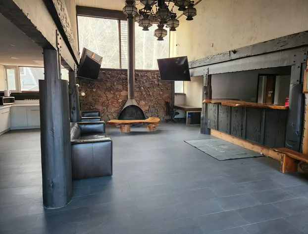 Studio 9 Big Bear hotel detail image 3