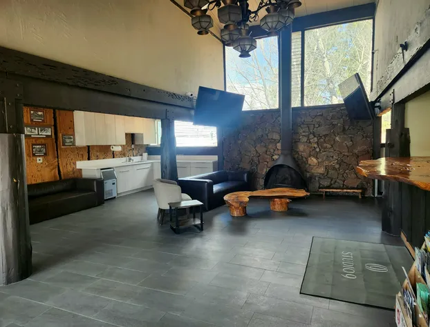 Studio 9 Big Bear hotel detail image 4