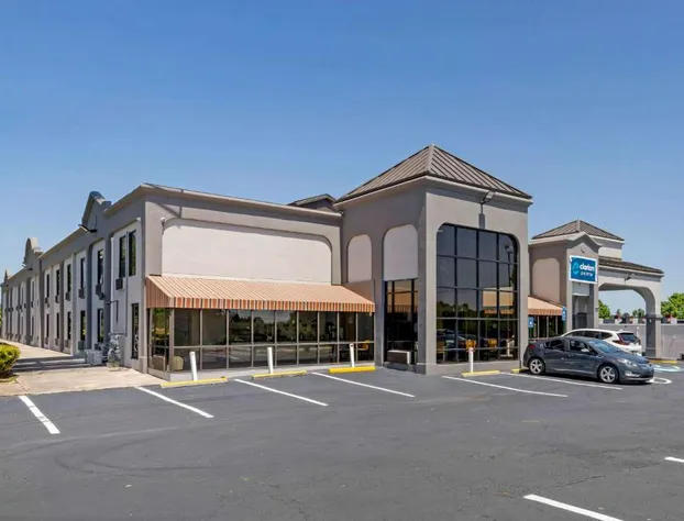 Clarion Pointe McDonough hotel detail image 3