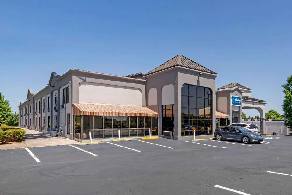 Clarion Pointe McDonough hotel hero