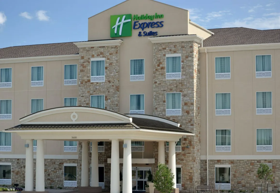 Holiday Inn Express Hotel & Suites St. Joseph by IHG hotel hero