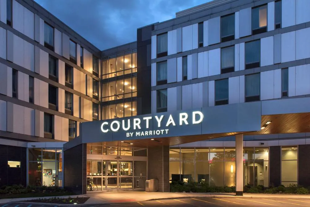 Courtyard Philadelphia South at The Navy Yard hotel hero