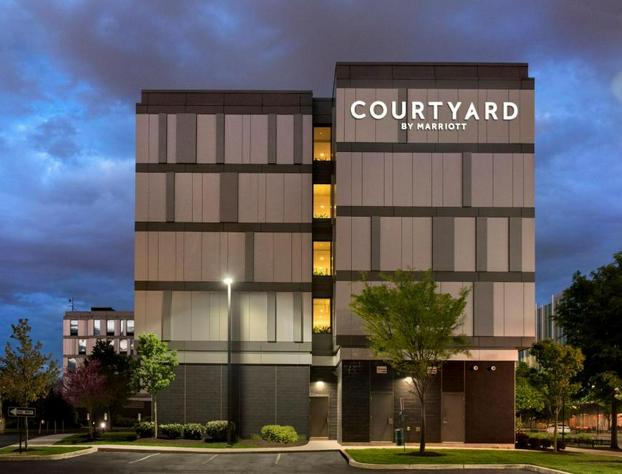 Courtyard Philadelphia South at The Navy Yard hotel detail image 1