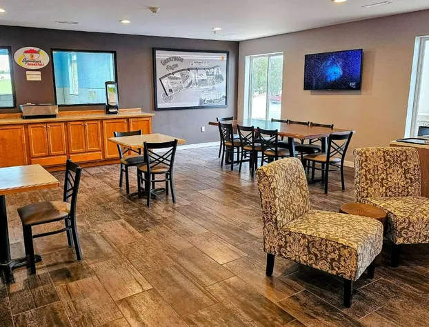 Super 8 by Wyndham Cloverdale IN hotel detail image 3