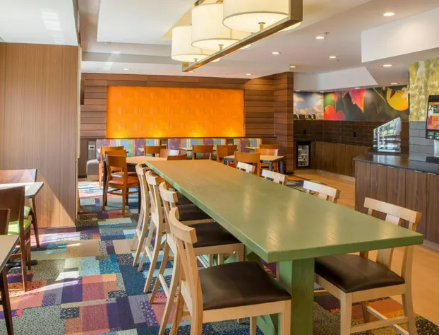 Fairfield Inn & Suites by Marriott Columbus hotel detail image 3