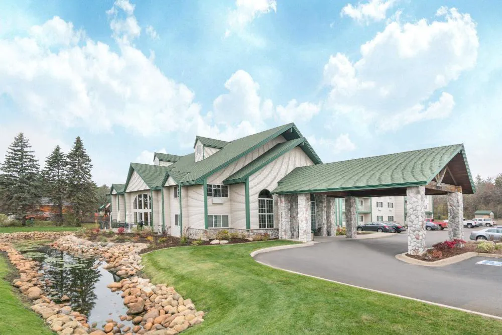 Baymont by Wyndham Baxter/Brainerd Area hotel hero