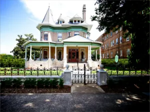 Hassinger Daniels Mansion Bed and Breakfast hotel hero