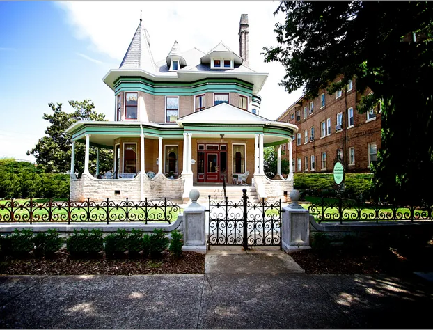 Hassinger Daniels Mansion Bed and Breakfast hotel detail image 2