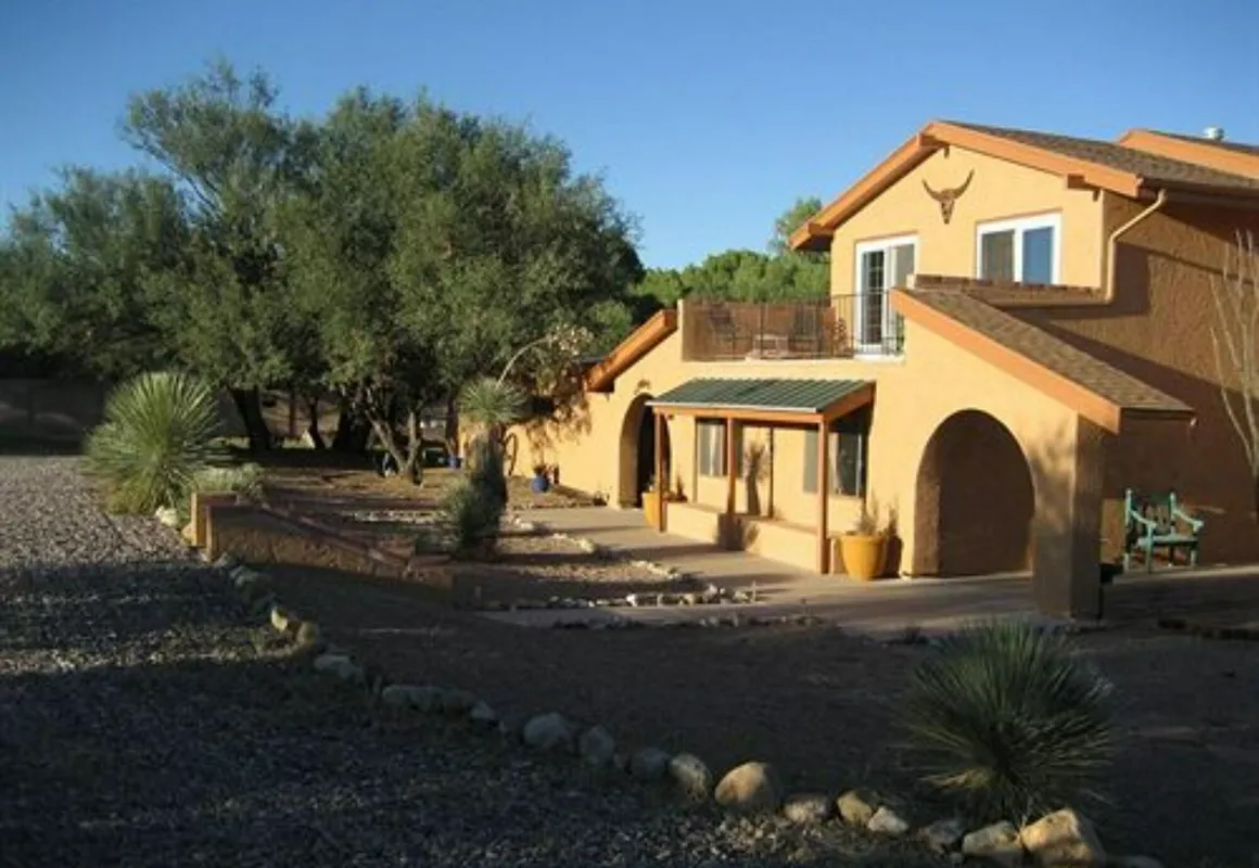 Lazy Dog Ranch hotel hero