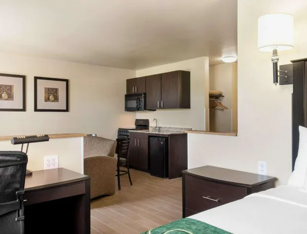 Baymont by Wyndham Glenwood hotel detail image 4