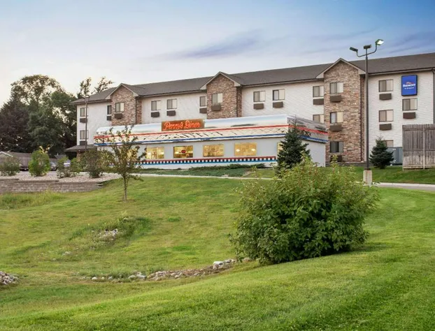 Baymont by Wyndham Glenwood hotel detail image 1