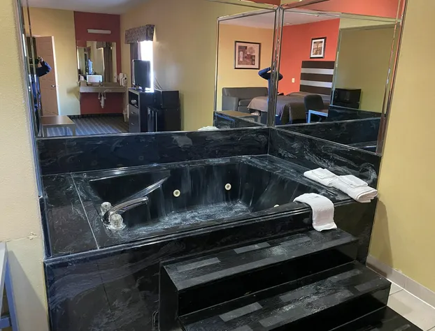 Redwood Suites hotel detail image 2