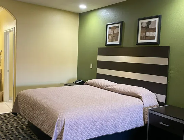 Redwood Suites hotel detail image 4